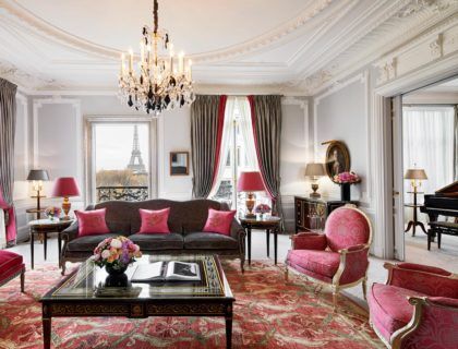 suite hotel plaza athenee, hotel lujo en paris, viajes mujeres paris