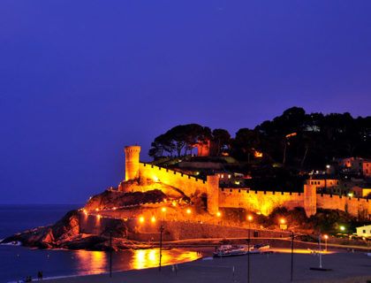castillo tossa mar, costa brava, viajar sola