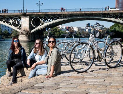 ruta por sevilla en bici con amigas