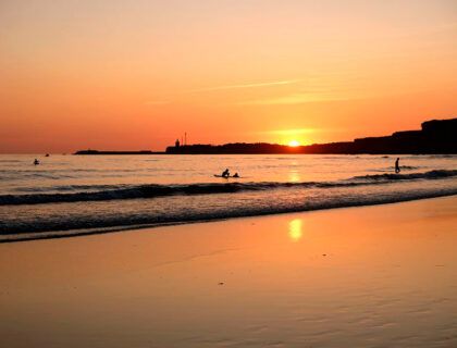 Atardecer en una playa de Conil de la Frontera
