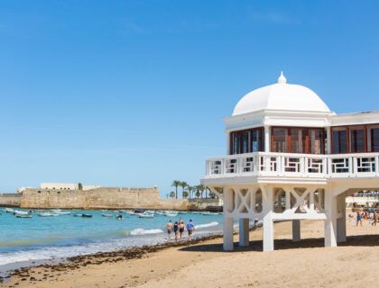 Balneario de Nuestra Señora de la Palma y del Real en La Caleta.