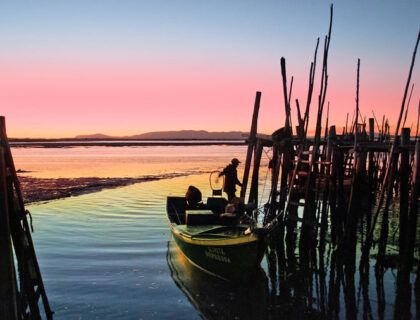 Pescador en el Alentejo al atardecer.