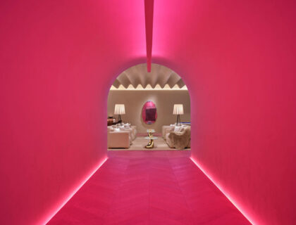 Entrada al hotel The Madrid EDITION.