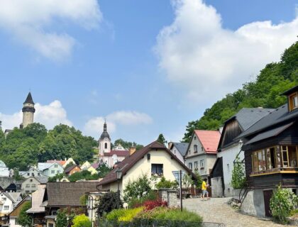panorámica con casas de colores y la trorre truba en Stramberk