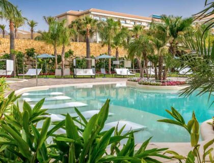 Piscina del hotel Barceló La Nuncia Palms.
