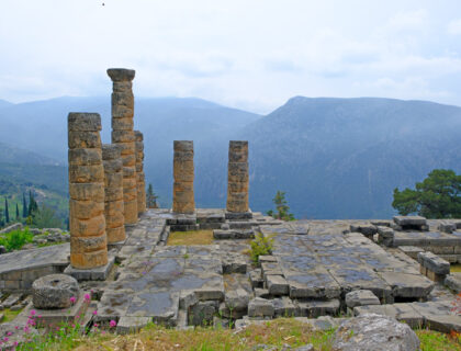 Columnas del Templo de Apolo en Delfos